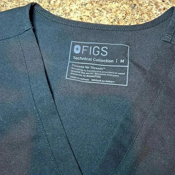 Figs Casma Three-Pocket Scrub Top - Picture 3 of 4